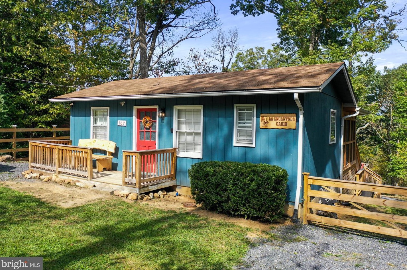 167 Lake Dr, Edinburg, VA 22824