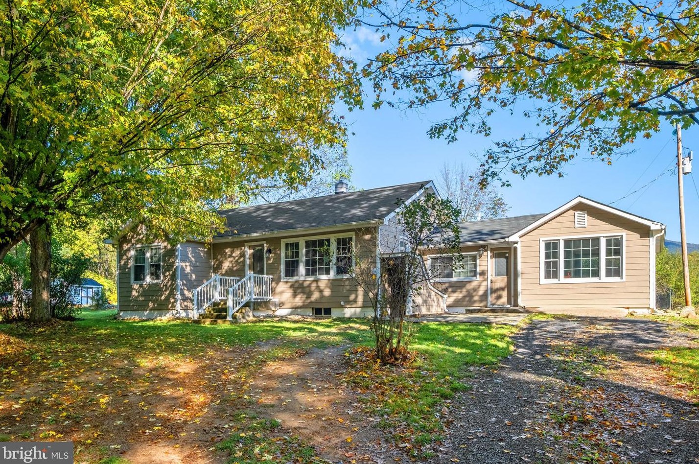 1788 Dellinger Gap Rd, Edinburg, VA 22824