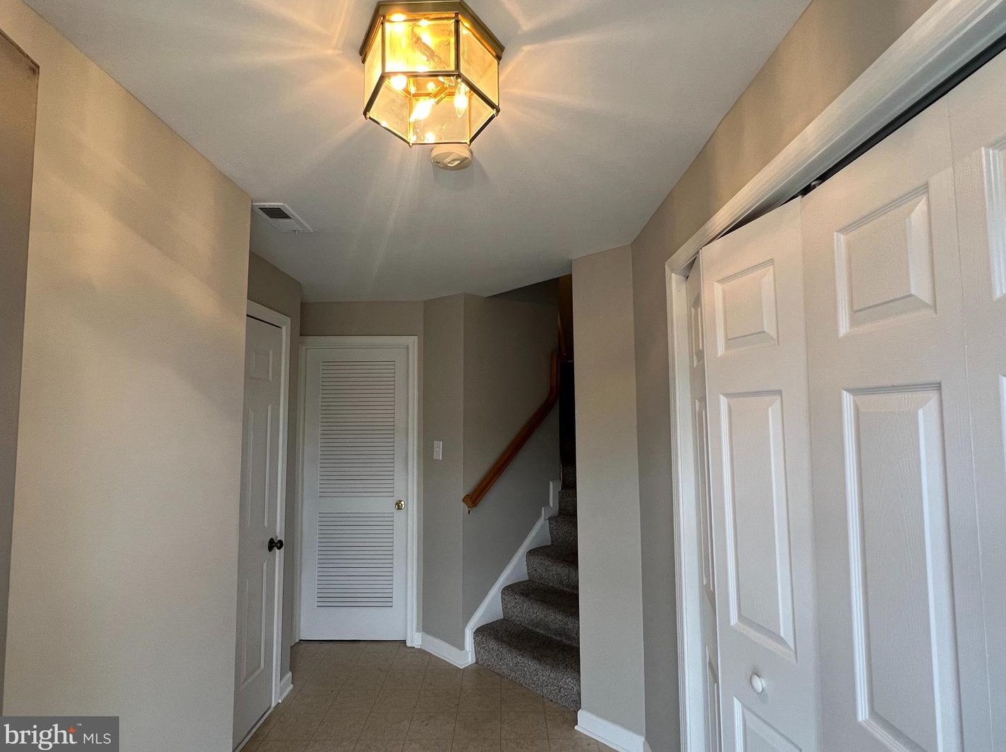 406 Hupps Hill Ct, Strasburg, VA 22657