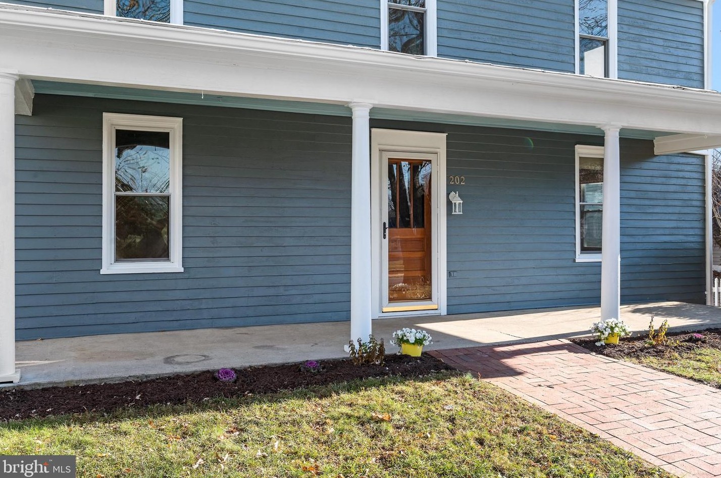 202 Shenandoah Ave, Edinburg VA  exterior