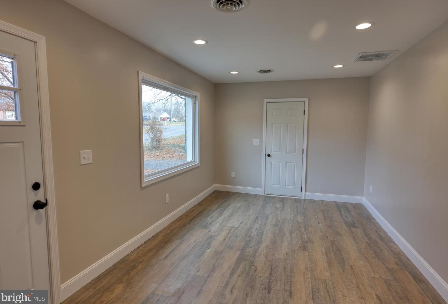 1235 Ox Rd, Woodstock, VA 22664
