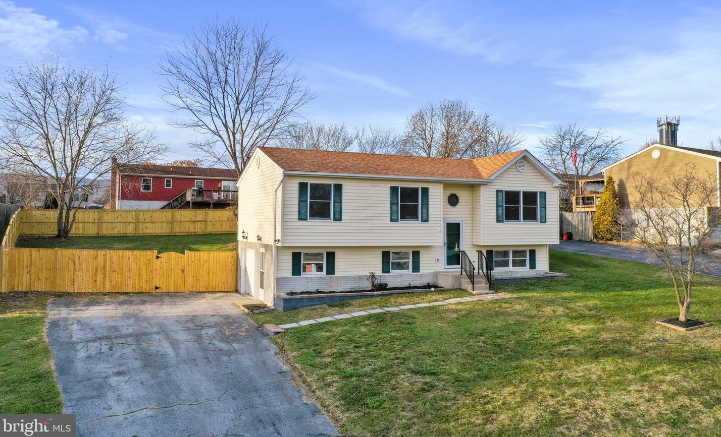349 Little Sorrel Dr, Strasburg, VA 22657