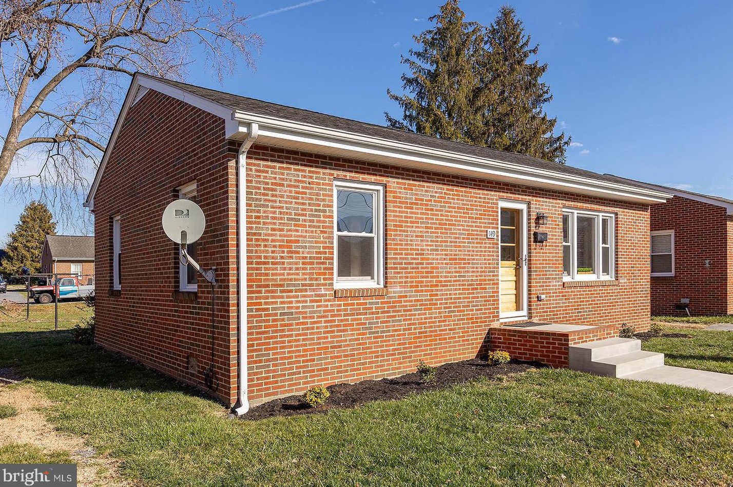 149 Brown St, Strasburg, VA 22657