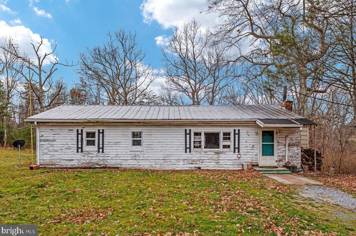 9027 John Marshall Hwy, Strasburg, VA 22641