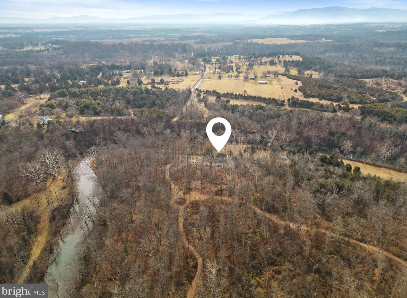 8233 Middle Rd, Strasburg, VA 22657