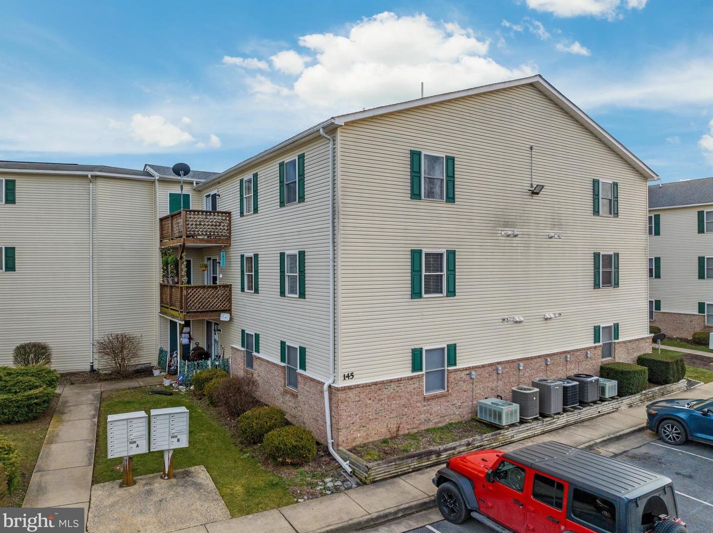 145 Hailey Ln #f-8, Strasburg, VA 22657
