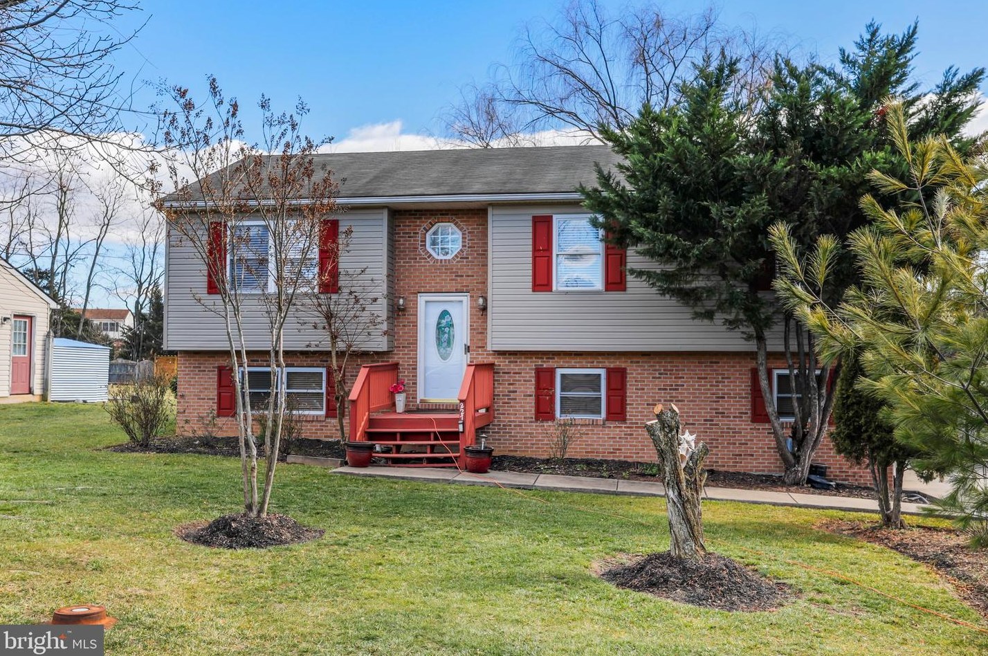 227 Wise Ave, Strasburg, VA 22657