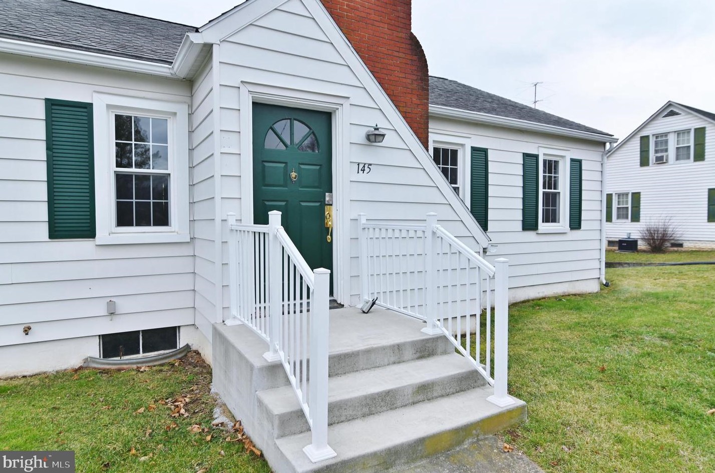 145 Shannon Ave, Mount Jackson, VA 22842-9700