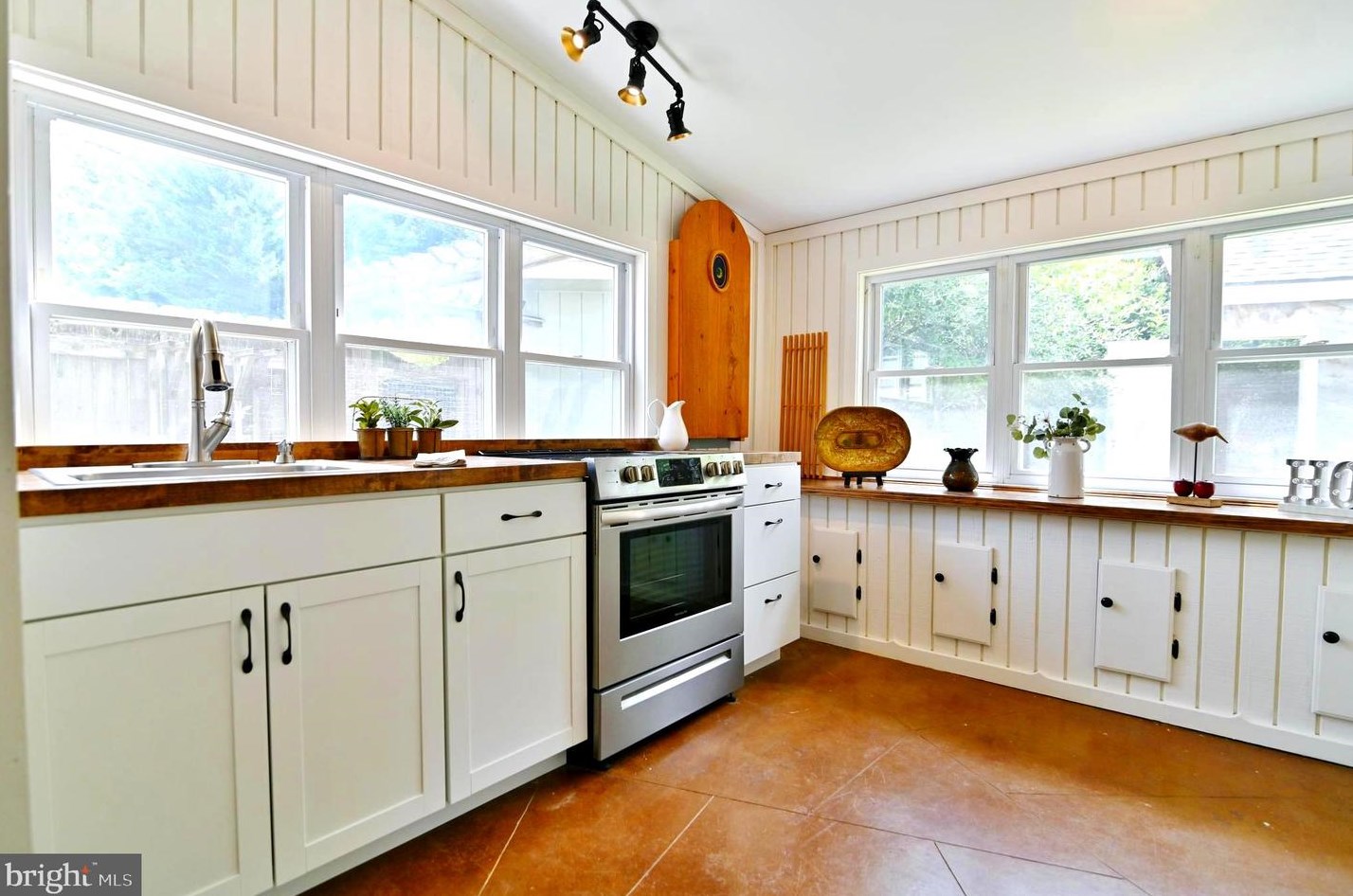 3110 Orkney Grade, Mount Jackson VA  22842-3320 exterior