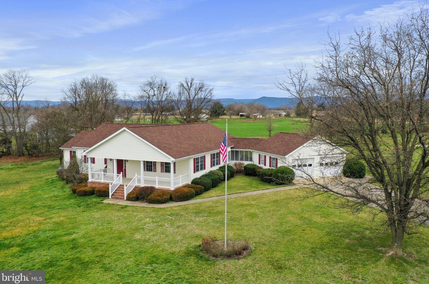 219 Parsons Point Ln, Edinburg, VA 22824