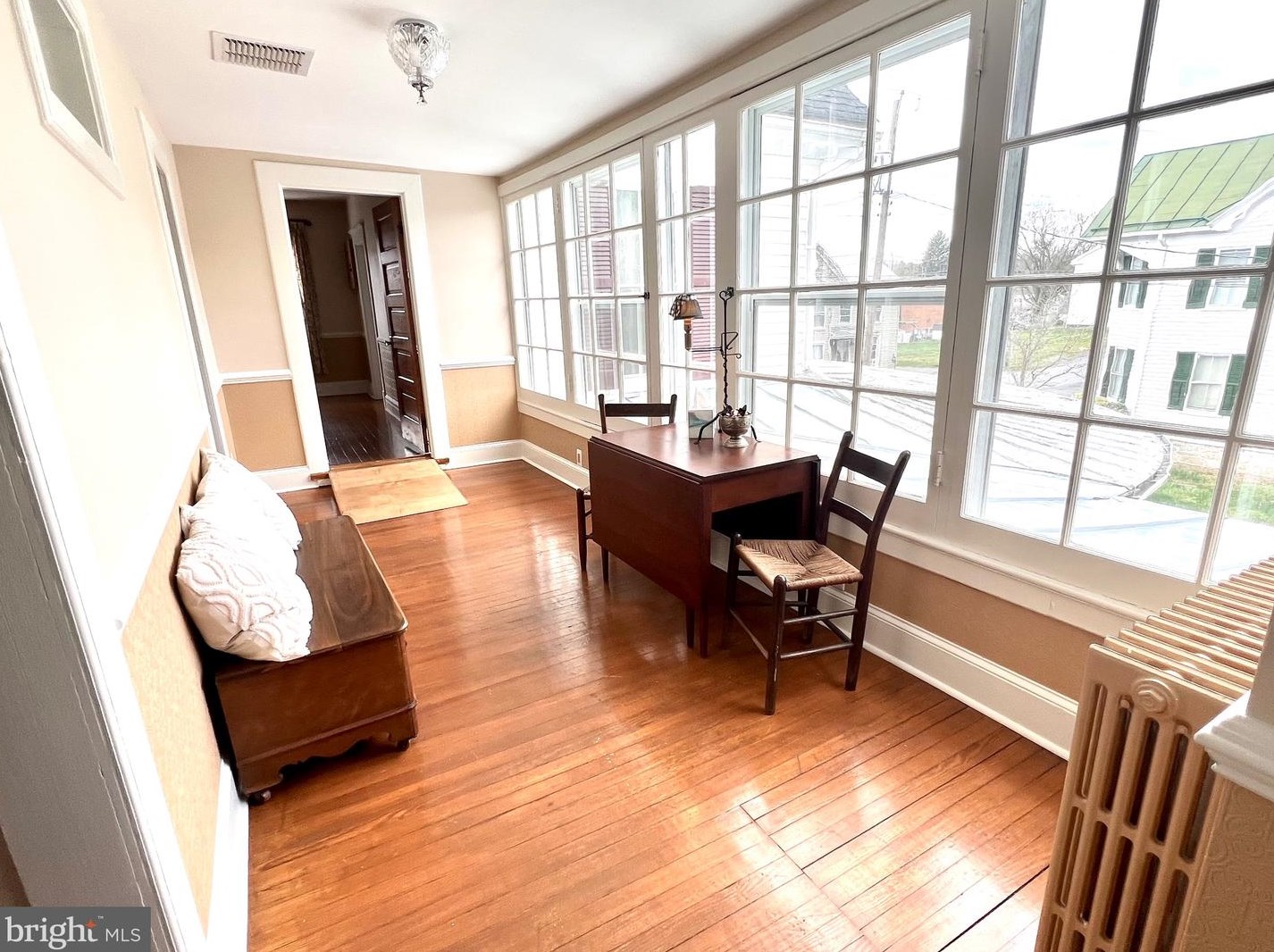 102 High St, Edinburg VA  22824-3084 exterior