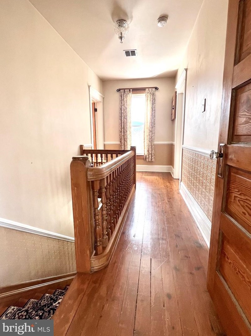 102 High St, Edinburg VA  22824-3084 exterior