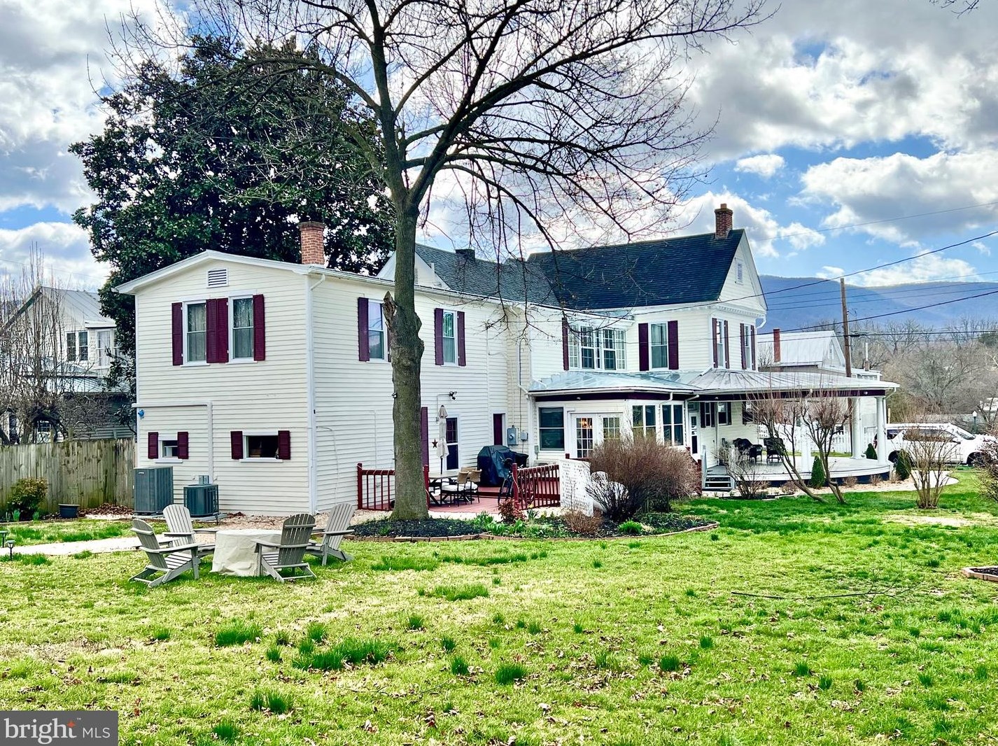 102 High St, Edinburg VA  22824-3084 exterior