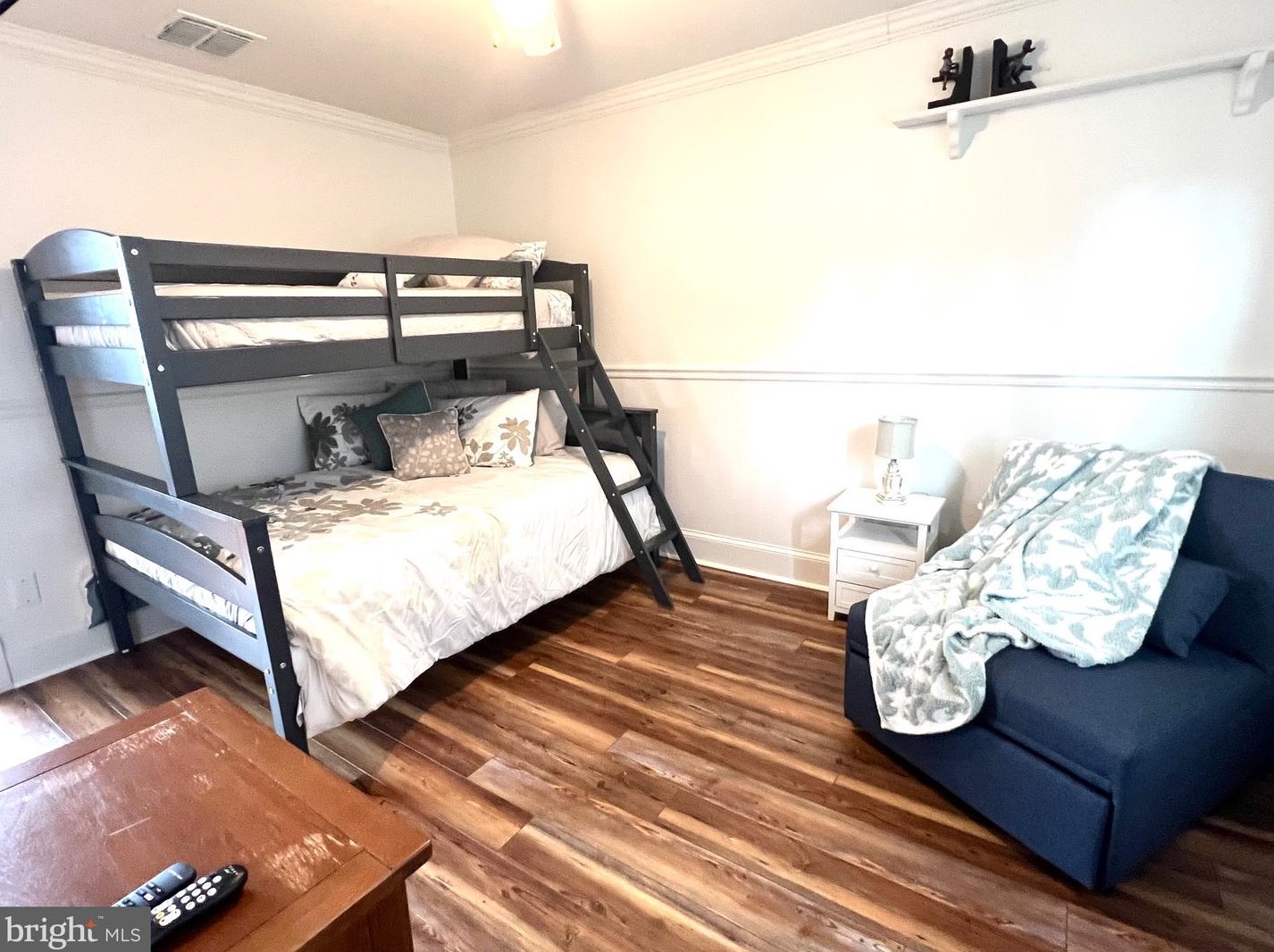 102 High St, Edinburg VA  22824-3084 exterior