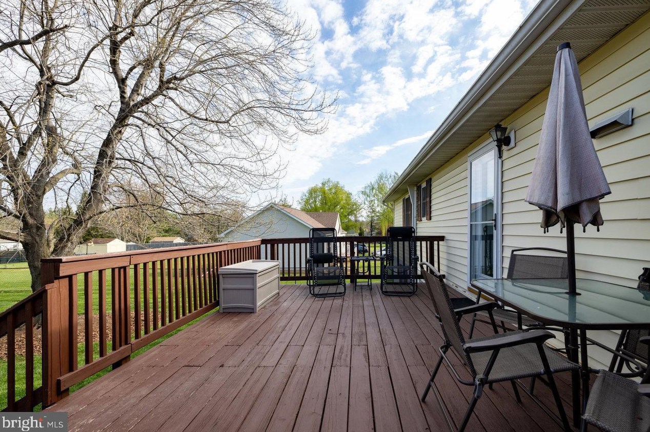 243 Massanutten Dr, Edinburg VA  22824-3022 exterior