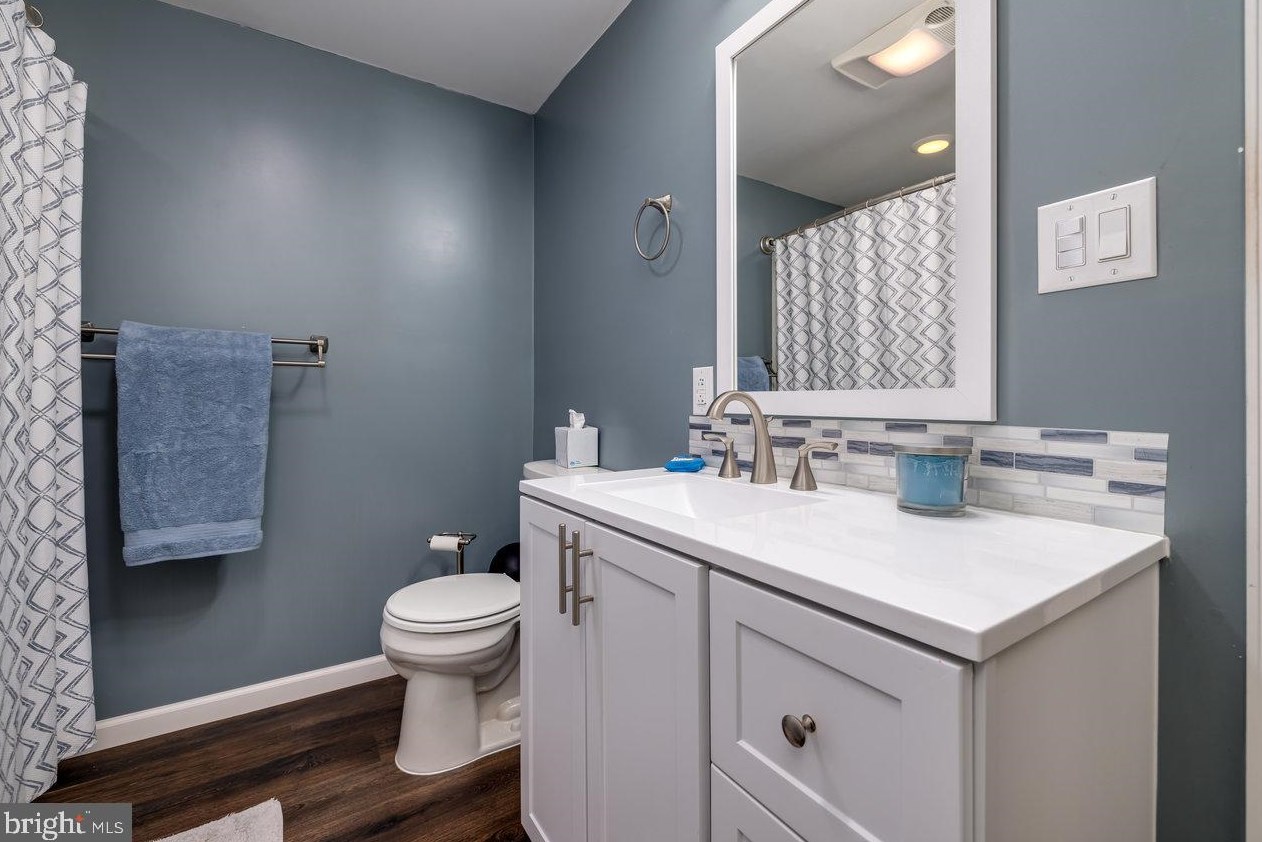 243 Massanutten Dr, Edinburg VA  22824-3022 exterior