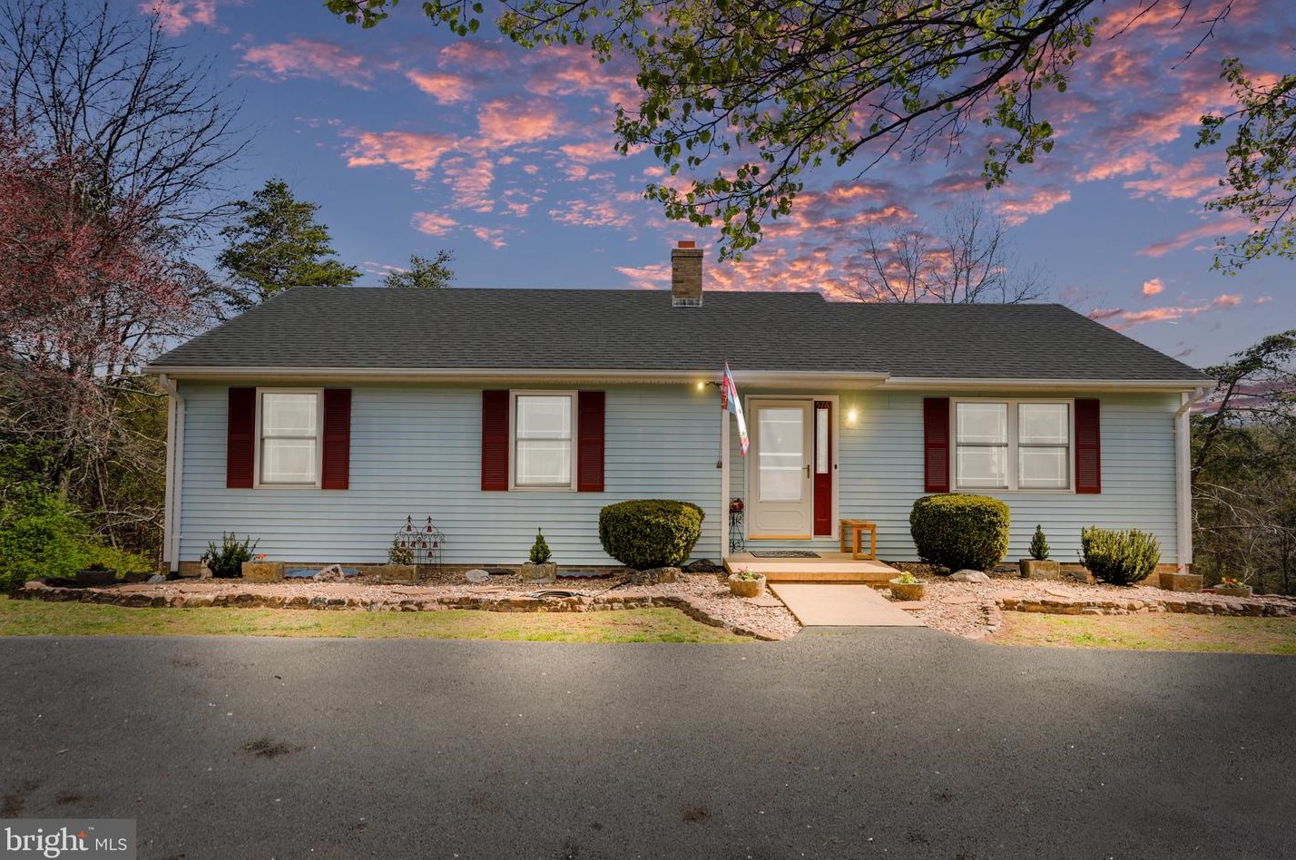 576 Boliver Rd, Saint Davids Church, VA 22652