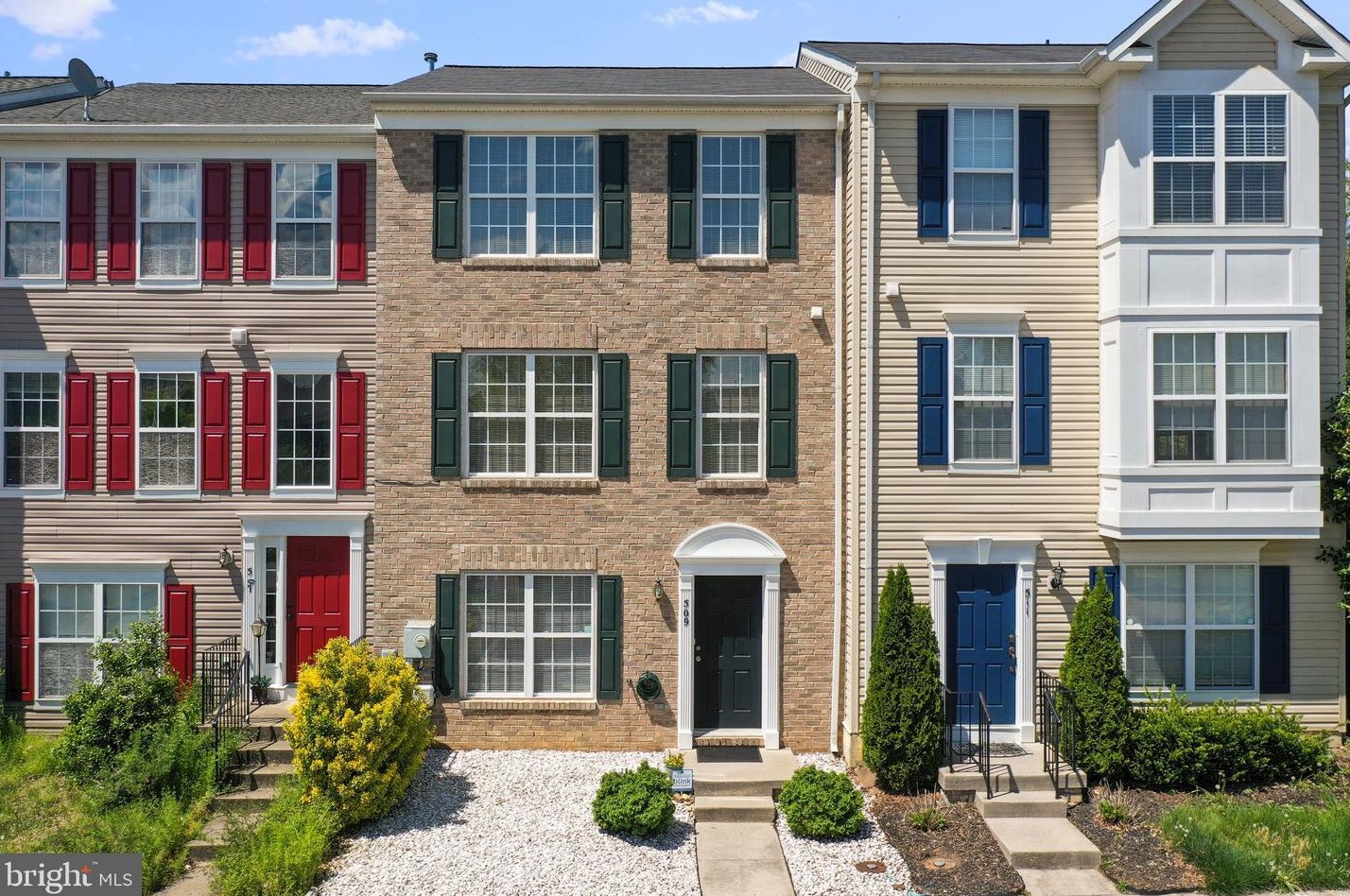 509 Frontier Fort Ln, Strasburg, VA 22657