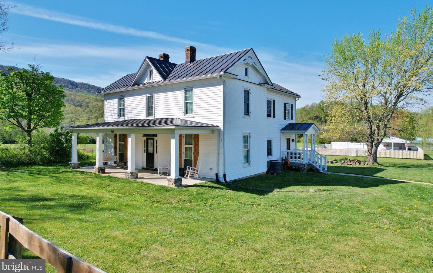 1056 E Queen St, Strasburg, VA 22657