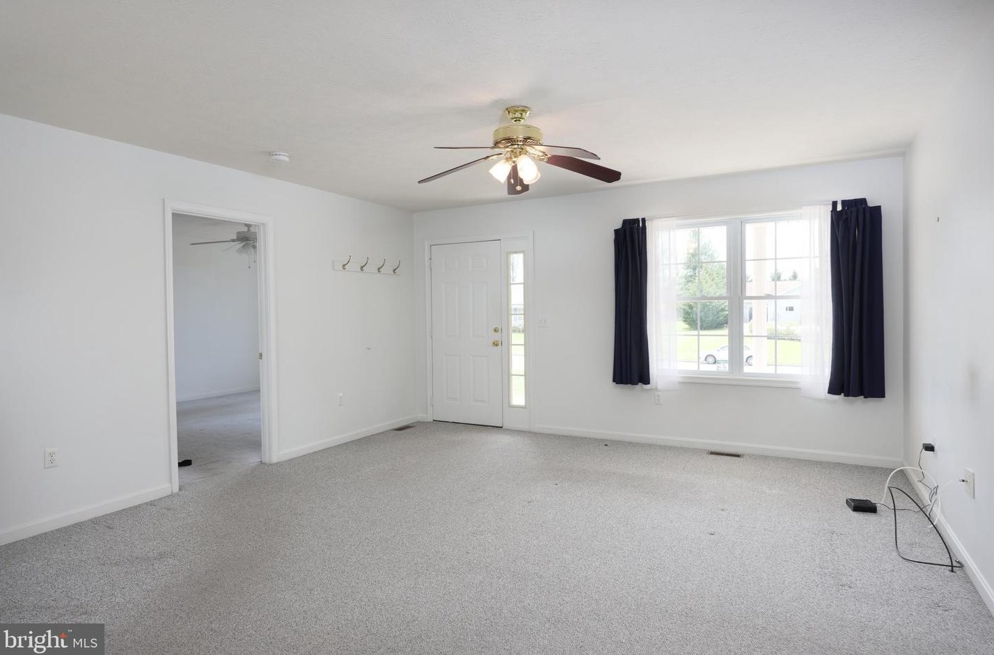 716 W High St, Woodstock, VA 22664