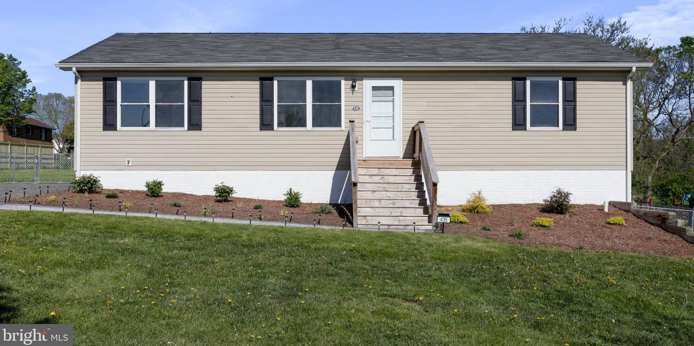 435 N Summit Ave, Woodstock, VA 22664