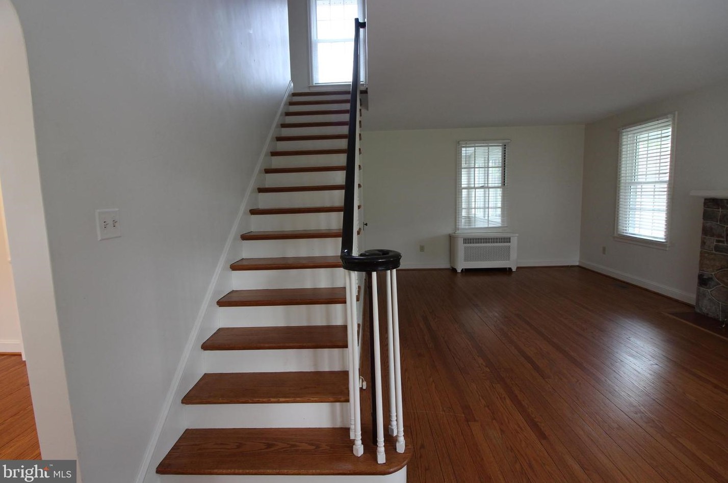 300 Shenandoah Ave, Edinburg, VA 22824-9131