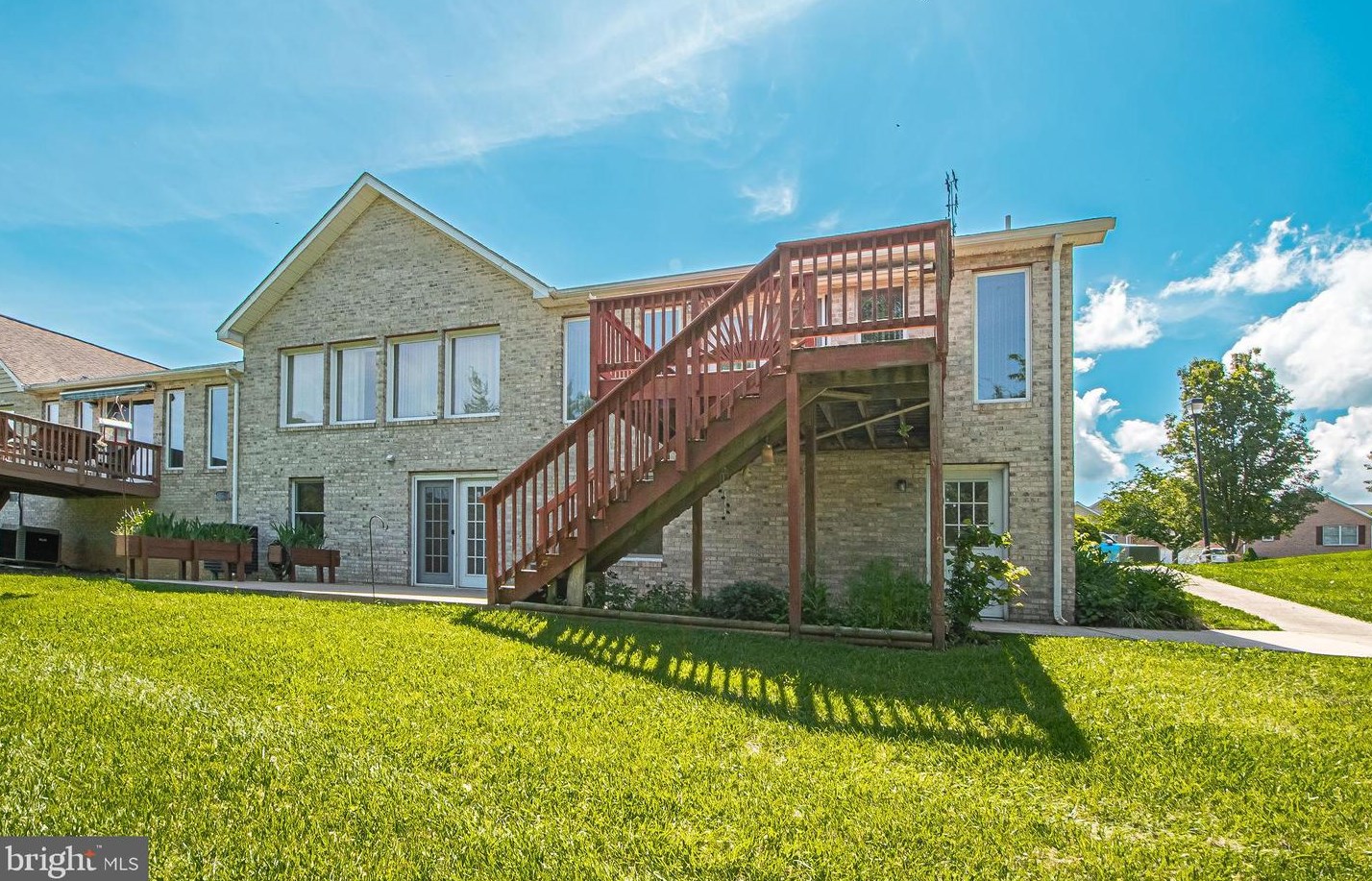 64 Tyler Cir, Strasburg, VA 22657-3753