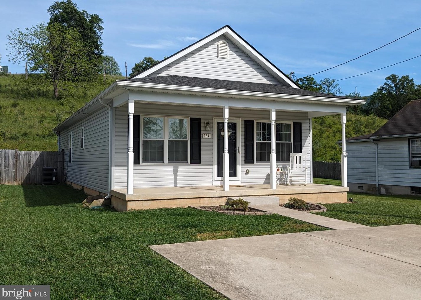 164 Eberly St, Strasburg, VA 22657-2629