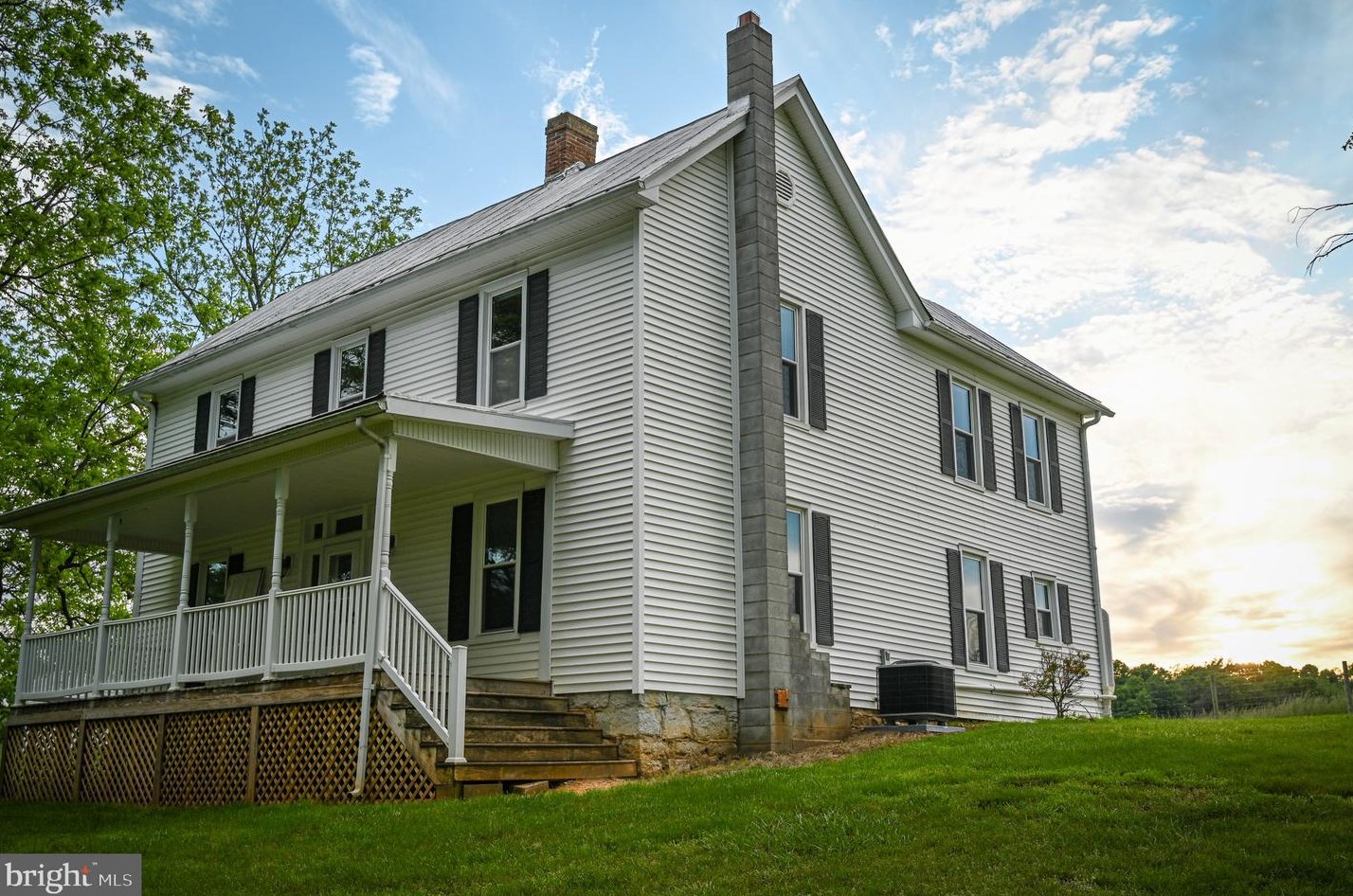 46 Edinburg Reservoir Rd, Edinburg, VA 22824-3410