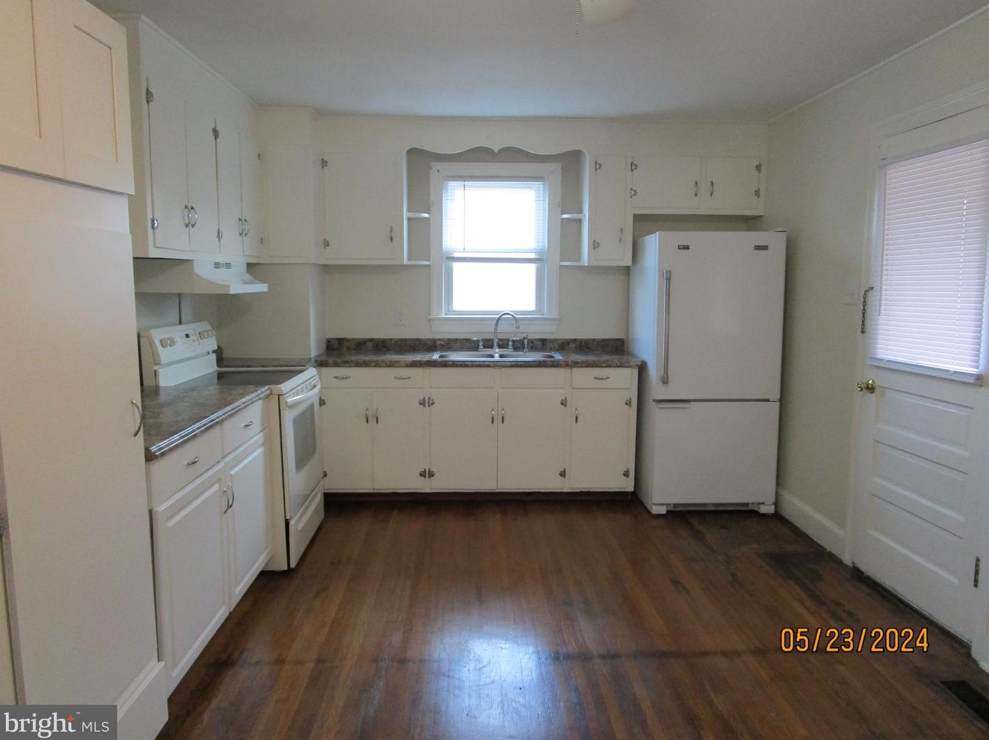 509 W King St, Strasburg, VA 22657