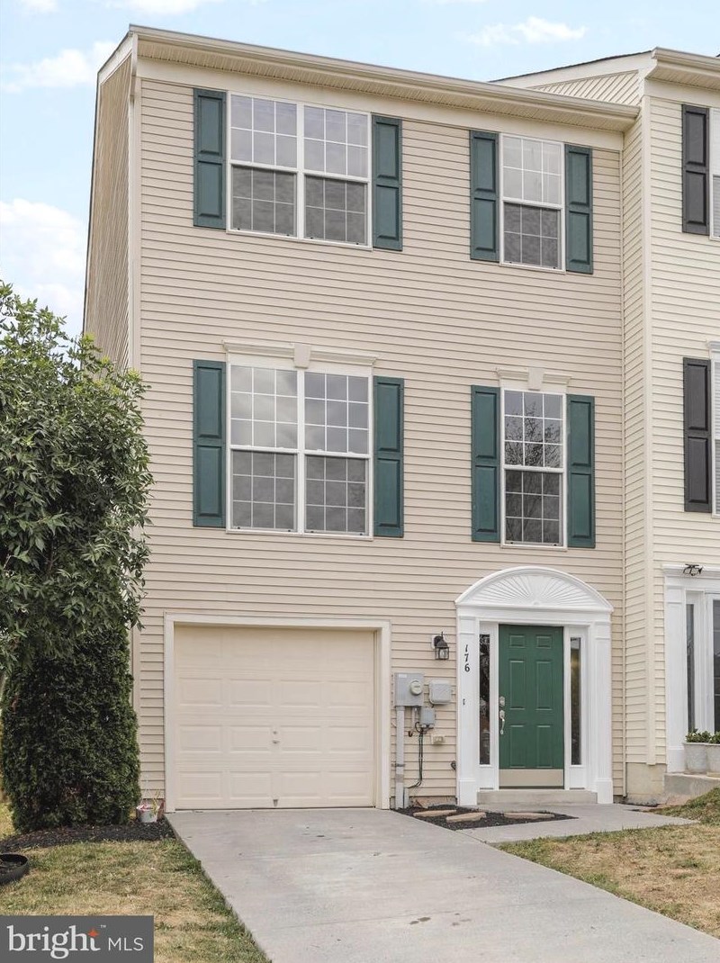 176 Oxbow Dr, Strasburg, VA 22657