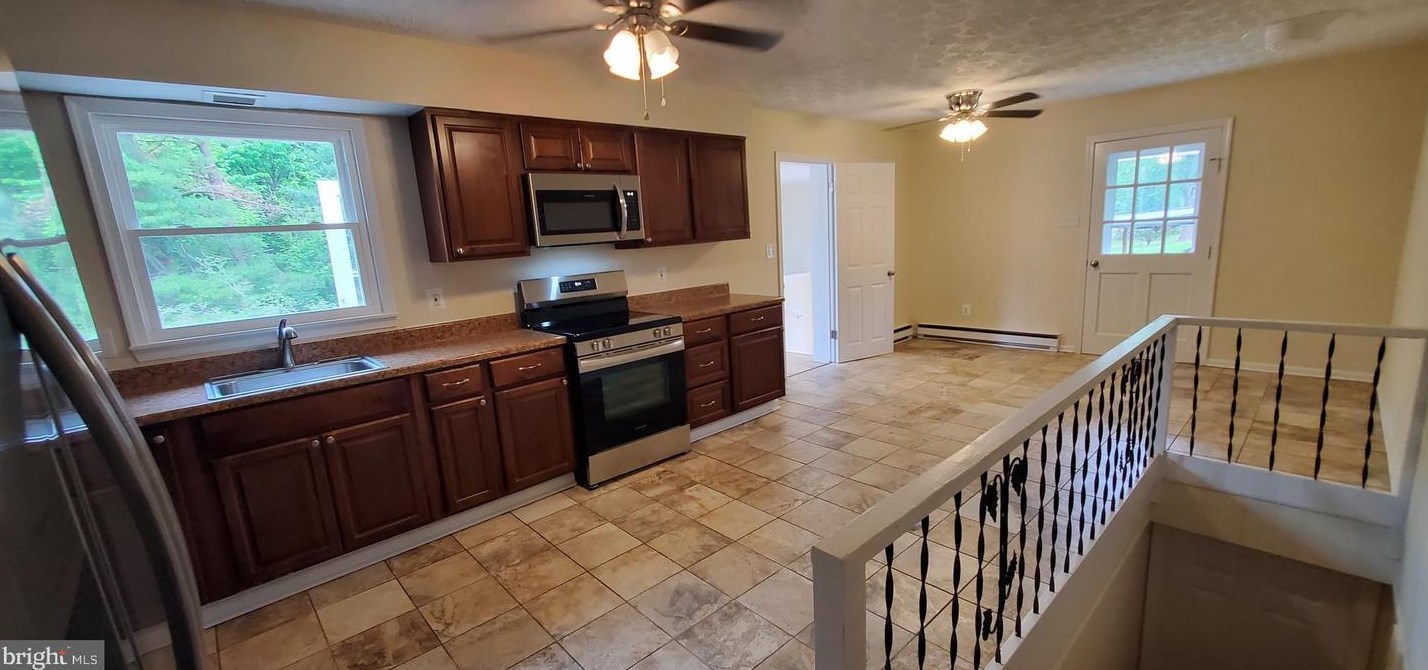 474 Miller Dr, Strasburg, VA 22657