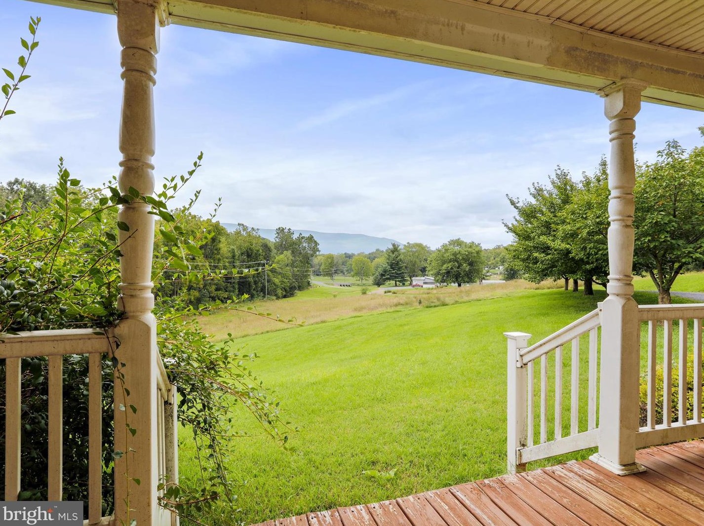 316 Rolling Hills Ln, Edinburg, VA 22824