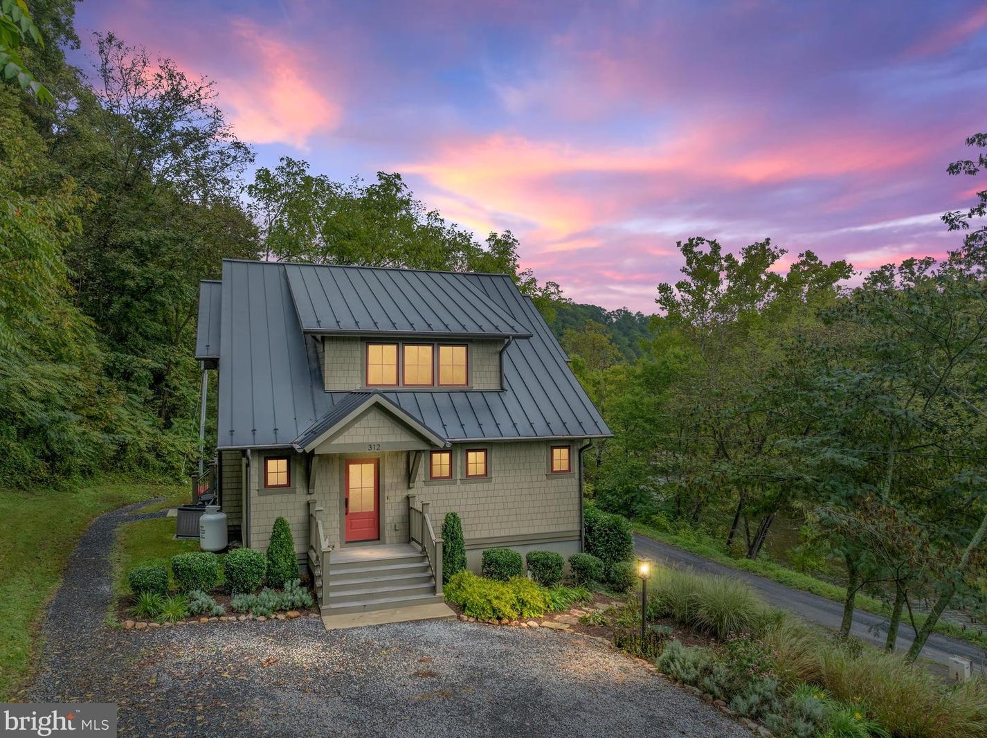 312 Ridgeley Rd, Woodstock, VA 22664