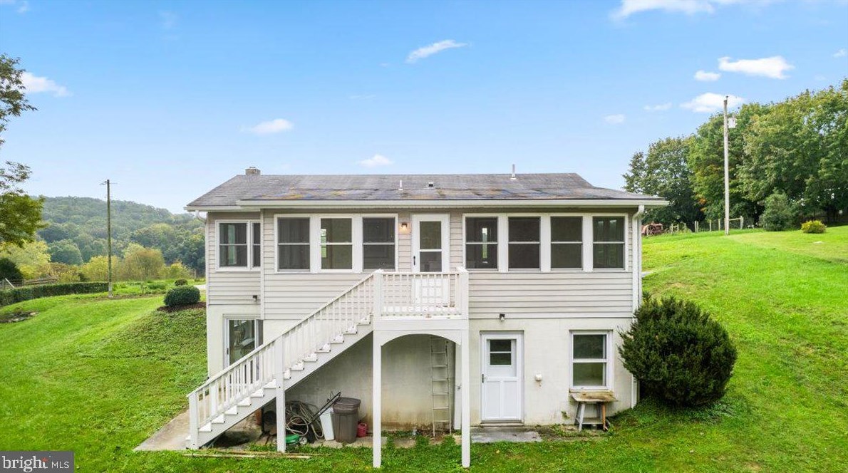17583 Senedo Rd, Edinburg, VA 22824