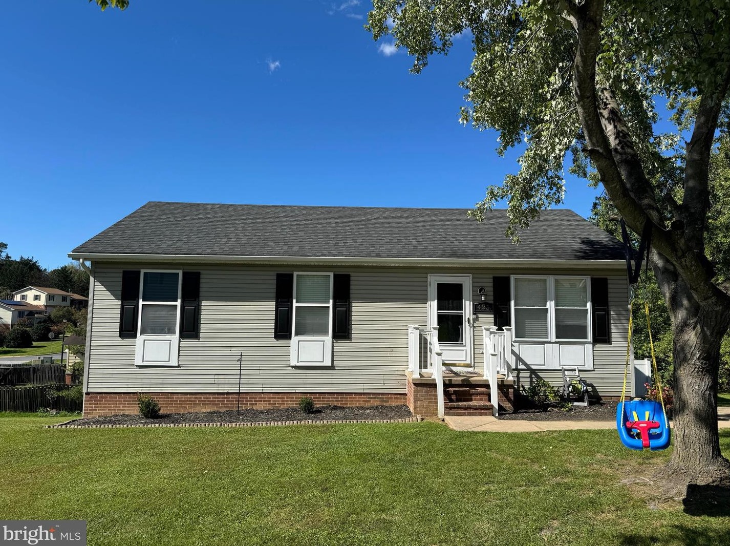 425 E Fairchild Dr, Strasburg, VA 22657