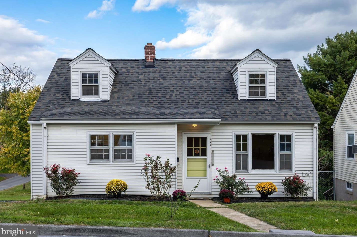 428 W High St, Woodstock, VA 22664