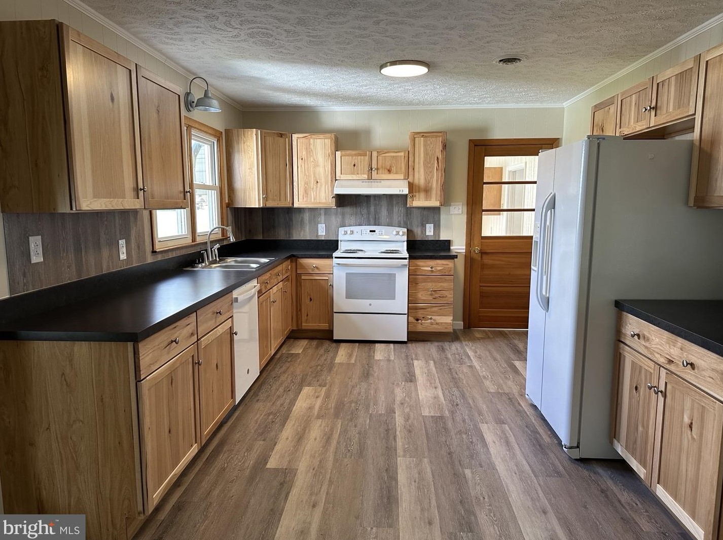 14149 S Middle Rd, Edinburg, VA 22824