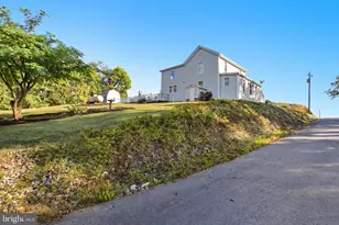 758 Honeysuckle Ave, Woodstock, VA 22664 - Photo 6