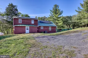 100 Wolfs Ln, Fort Valley, VA 22652 - Photo 4