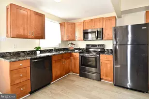 484 E Queen St, Strasburg, VA 22657 - Photo 12