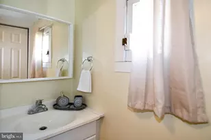 484 E Queen St, Strasburg, VA 22657 - Photo 20