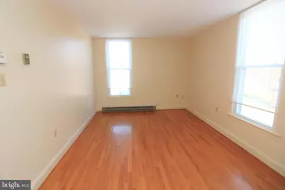303 Shenandoah Avenue #4, Edinburg, VA 22824 - Photo 2