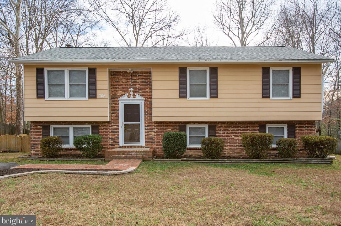 206 Windswept Dr, Fredericksburg, VA 22407-1359