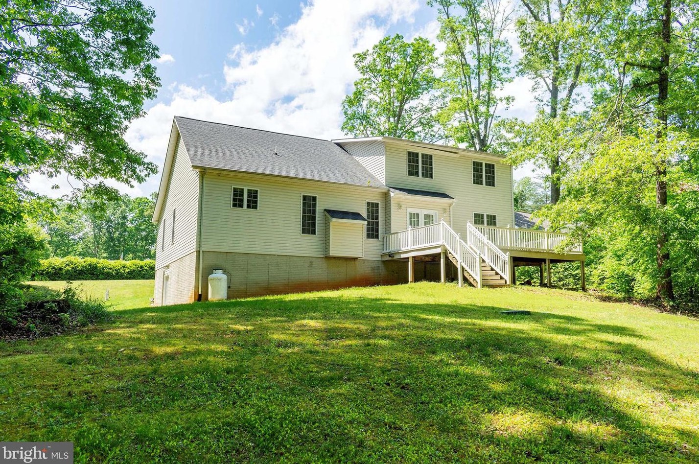5705 Dogwood Tree Ln, Mineral, VA 23117-9103