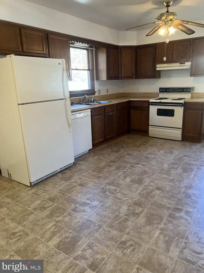 11035 Abbey Ln, Fredericksburg, VA 22407