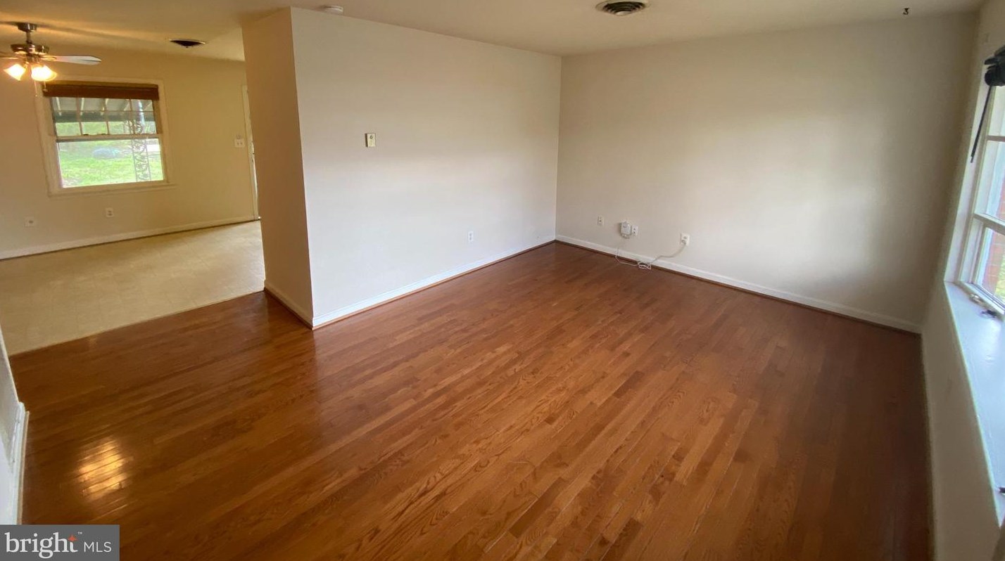 304 Stratford Ave, Fredericksburg, VA 22408