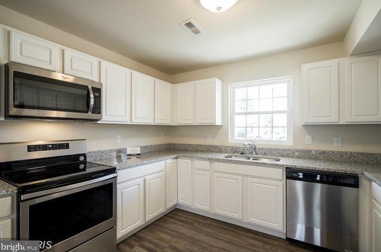 206 Bend Farm Rd, Fredericksburg, VA 22408