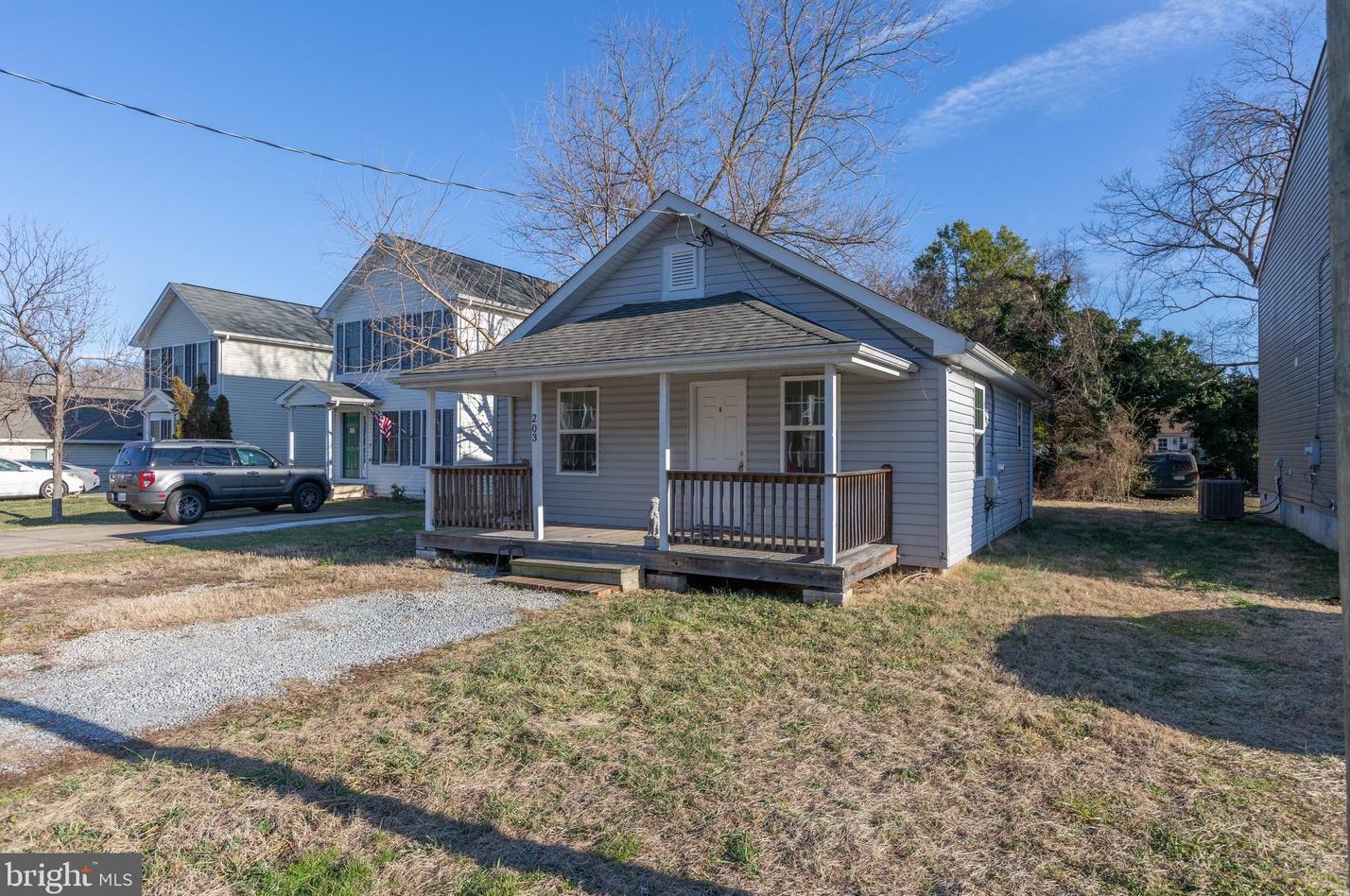 203 Bend Farm Rd, Fredericksburg, VA 22408