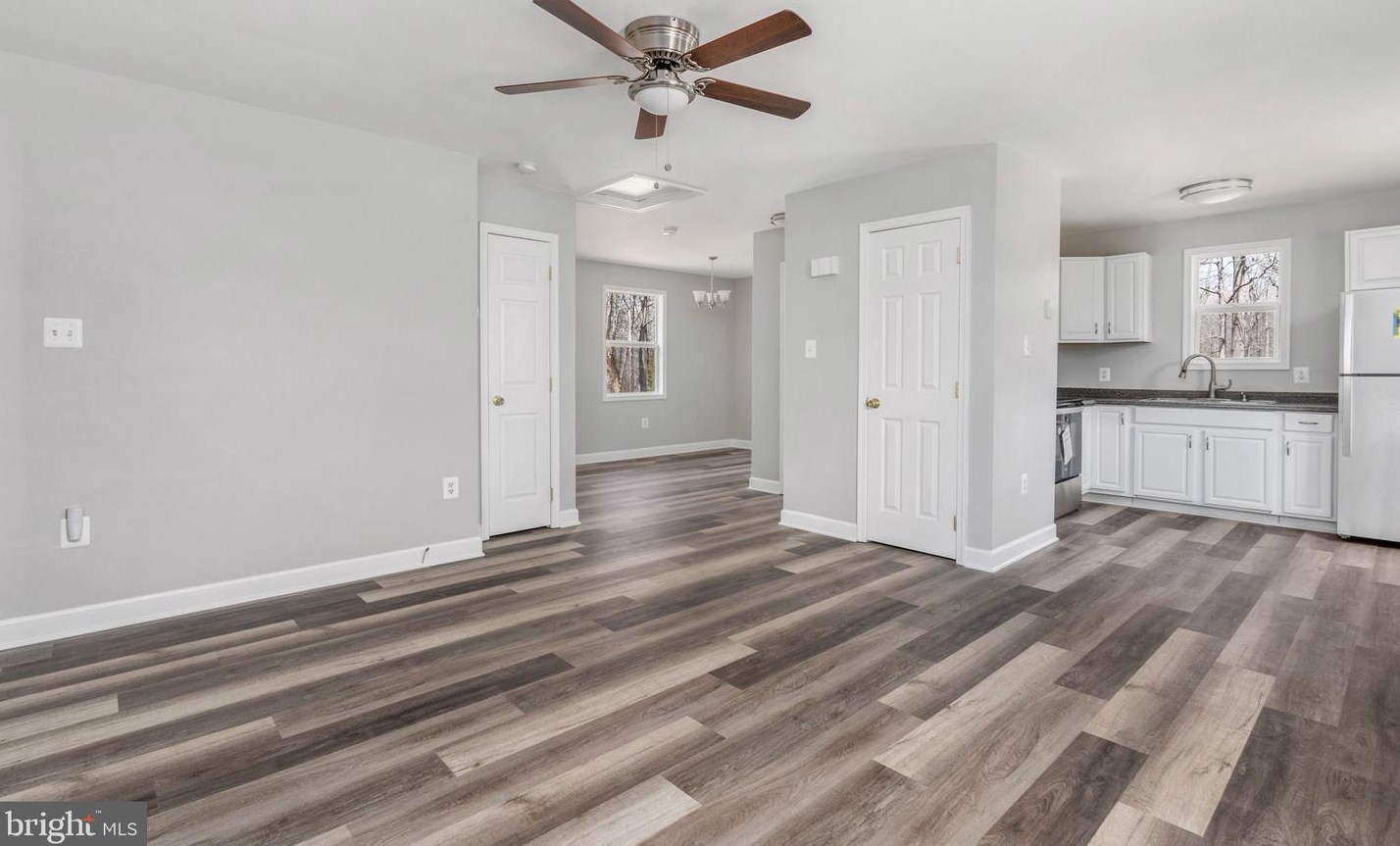 11402 Railroad Ln, Locust Grove, VA 22508
